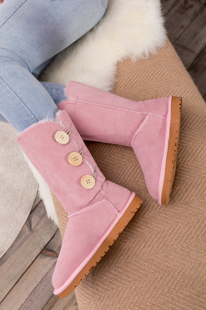 Classic Vintage Boots with a Flattering Fit