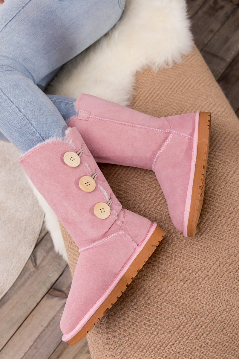 Classic Vintage Boots with a Flattering Fit
