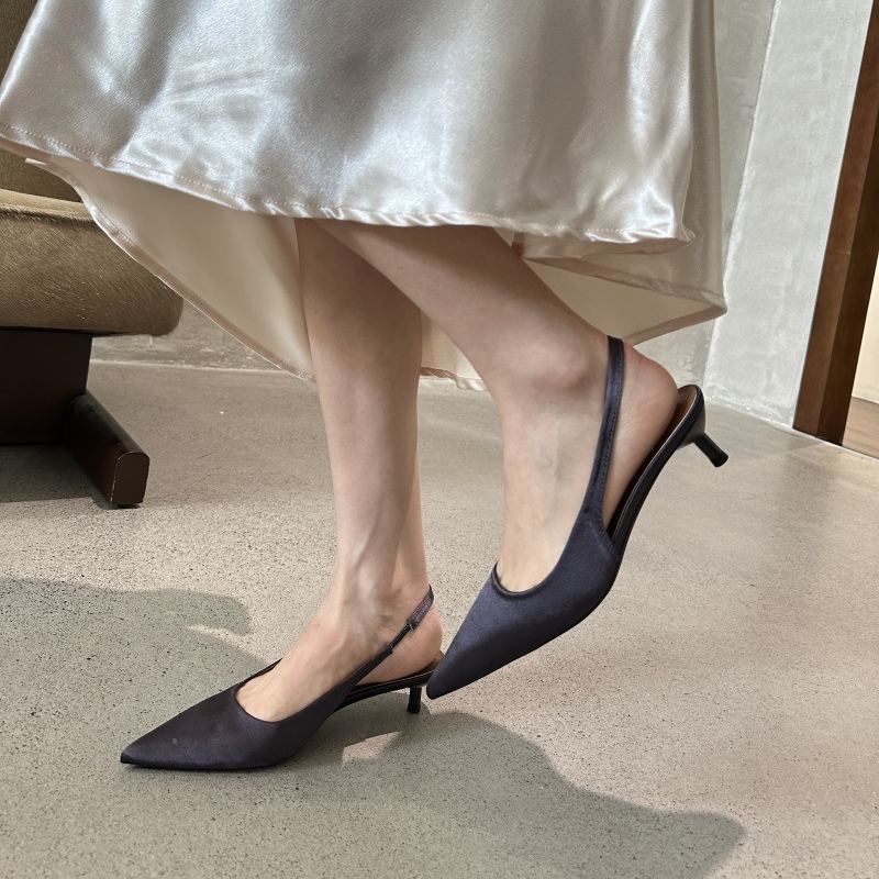 Gracefully Styled Garment for Any Occasion
