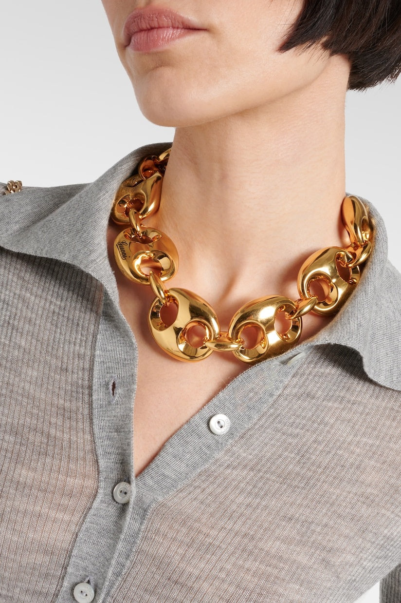 Effortlessly Elegant Top with a Timeless Design