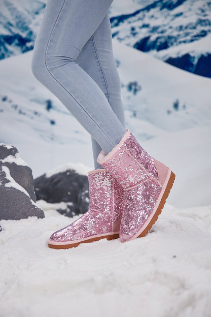 Beautifully Finished Boots in a Timeless Design