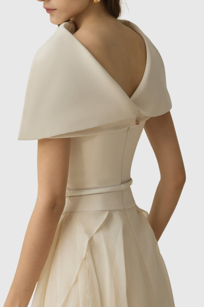 Well Tailored Dress with a Graceful Silhouette