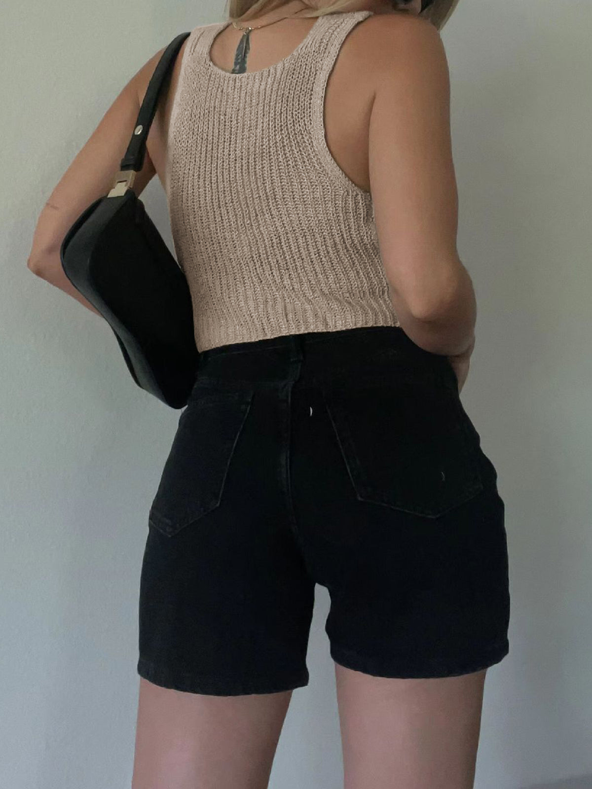 Effortlessly Elegant Garment with a Timeless Design