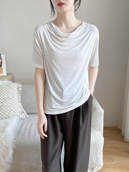 Effortlessly Elegant T-Shirt with a Timeless Design