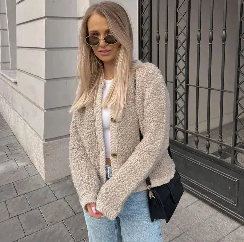 Well Tailored Cardigan with a Graceful Silhouette
