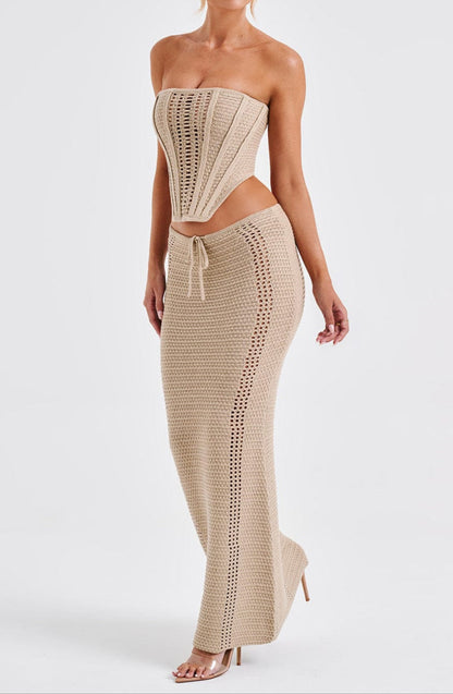 Effortlessly Elegant Garment with a Timeless Design