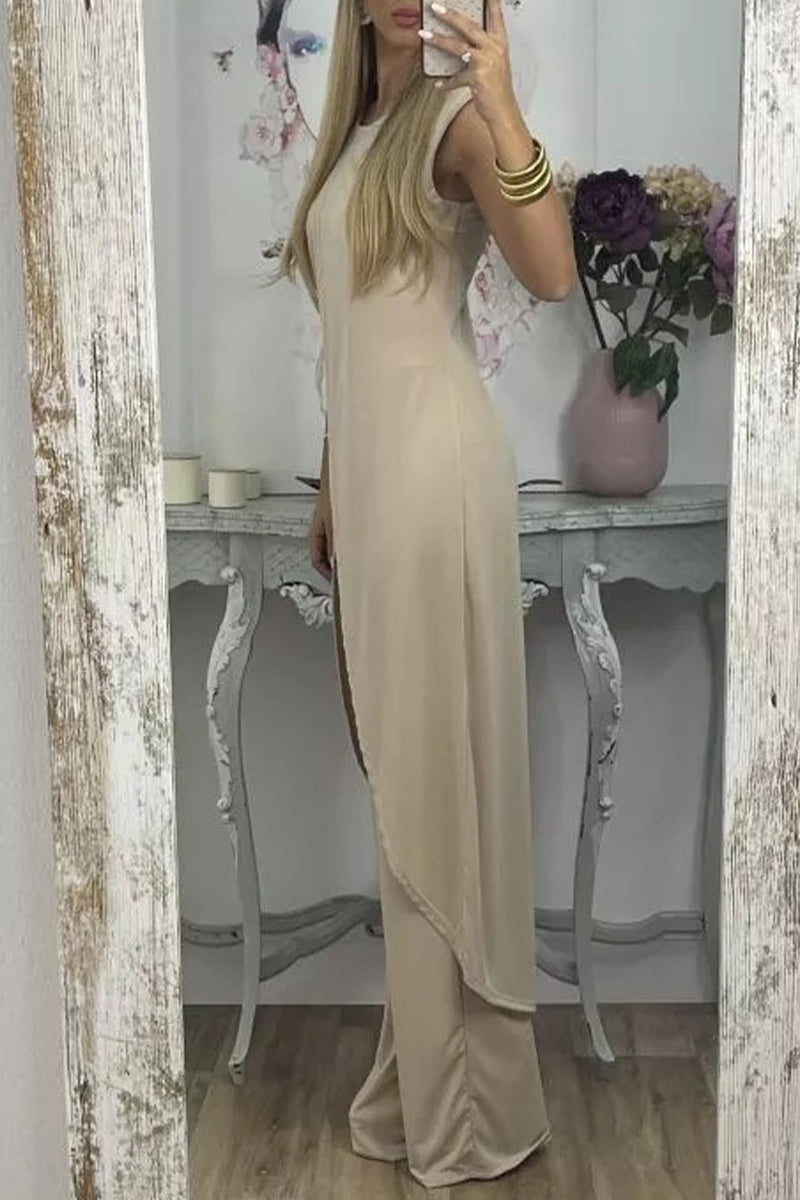 Effortlessly Elegant Garment with a Timeless Design