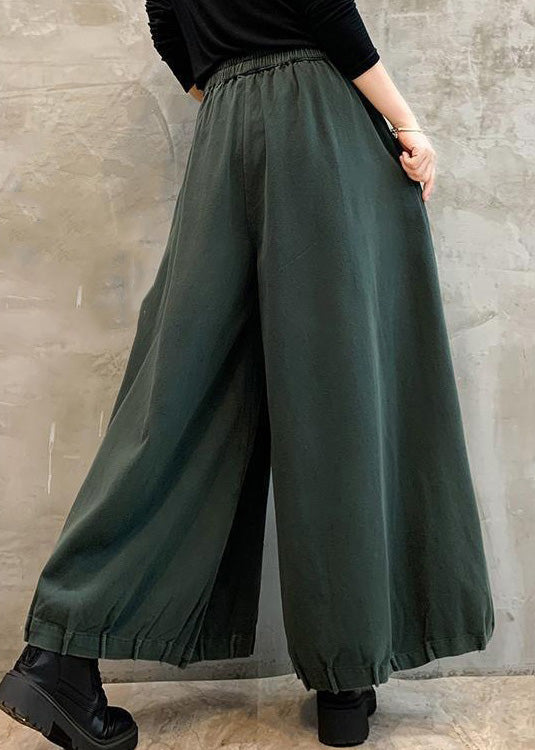 Effortlessly Elegant Pants with a Timeless Design