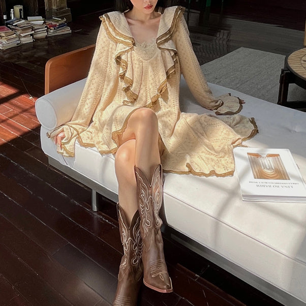 Well Tailored Dress with a Graceful Silhouette
