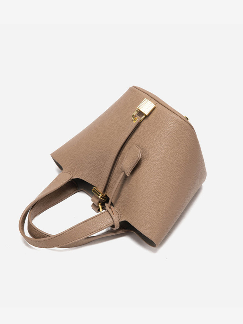 Well Tailored Bag with a Graceful Silhouette