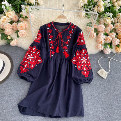 Beautifully Finished Dress in a Timeless Design