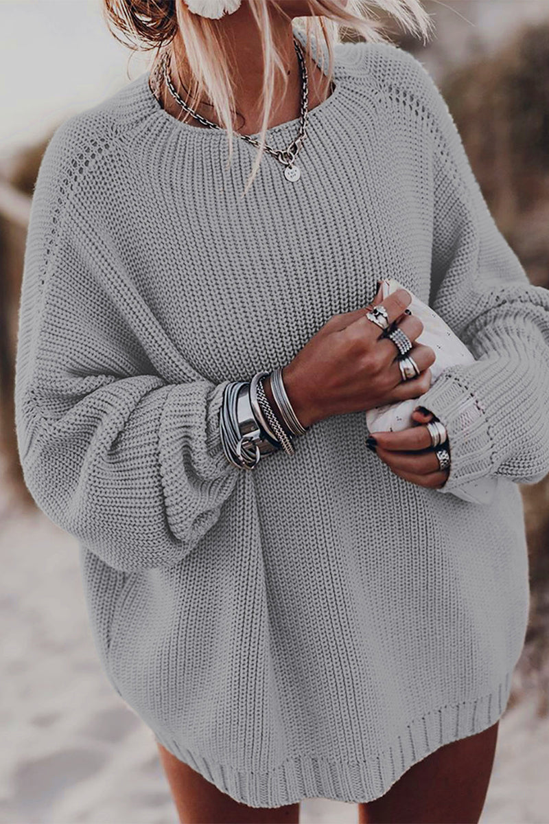 Well Tailored Sweater with a Graceful Silhouette