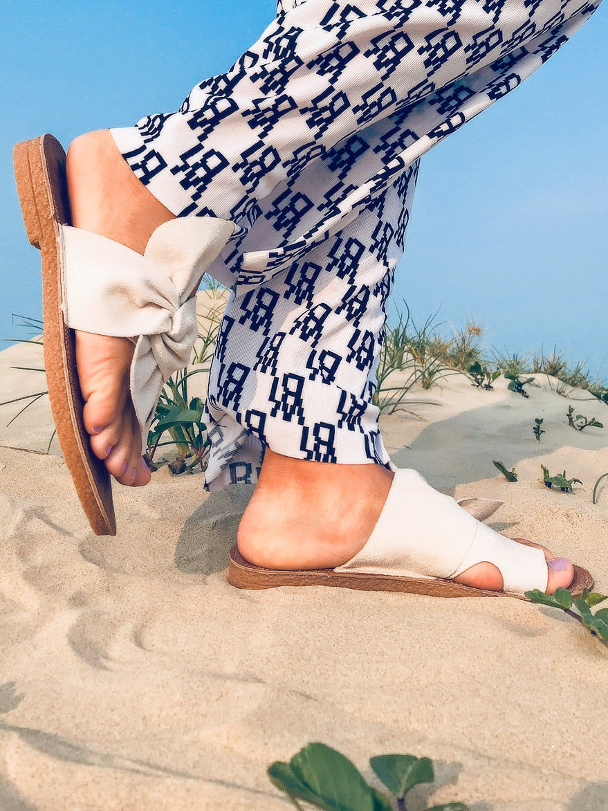 Effortlessly Elegant Garment with a Timeless Design