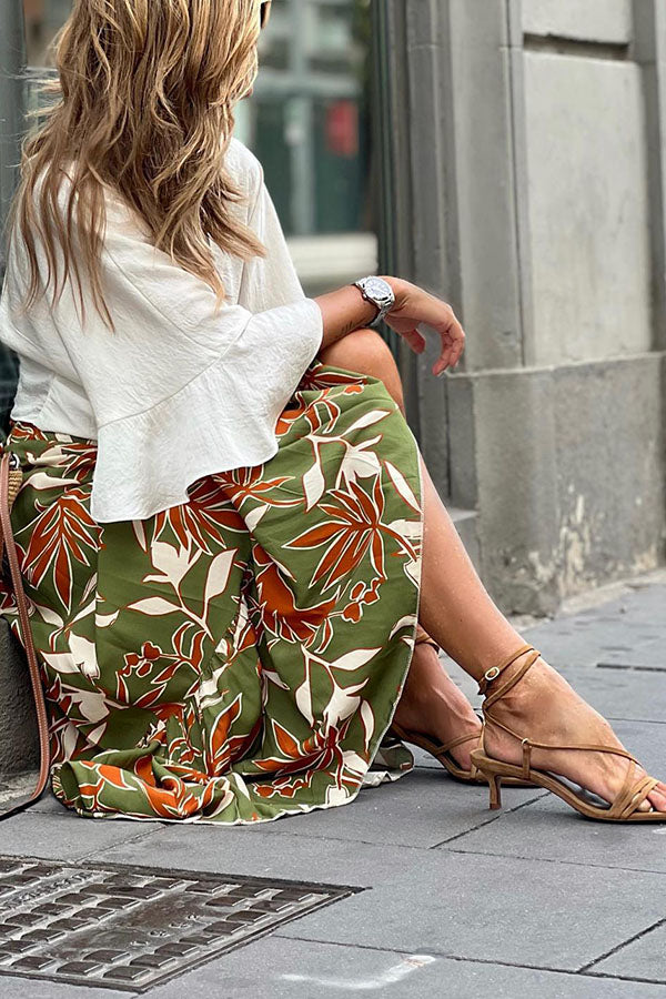 Gracefully Styled Garment for Any Occasion