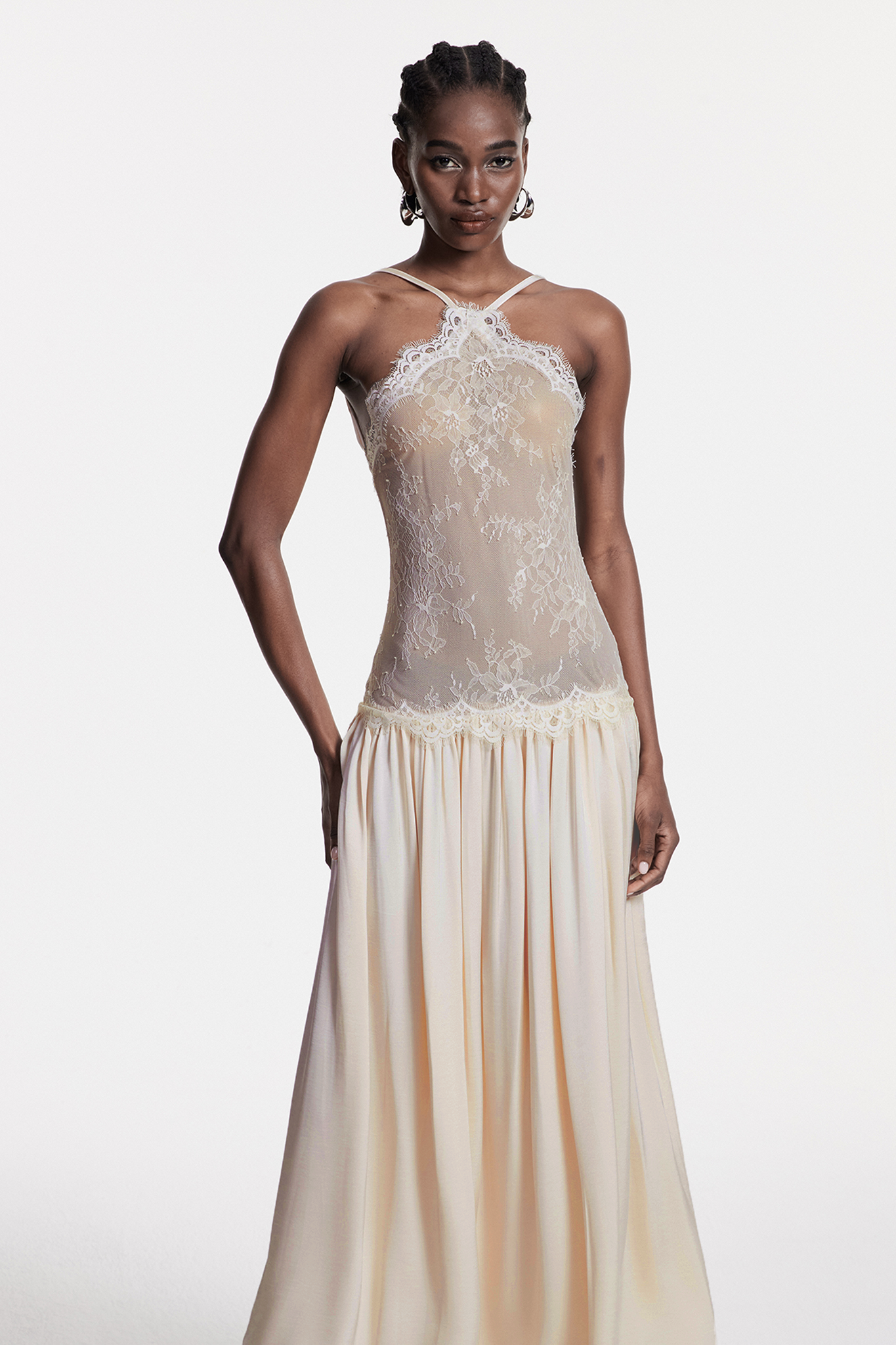 Well Tailored Dress with a Graceful Silhouette