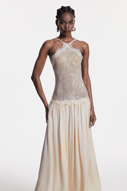 Well Tailored Dress with a Graceful Silhouette
