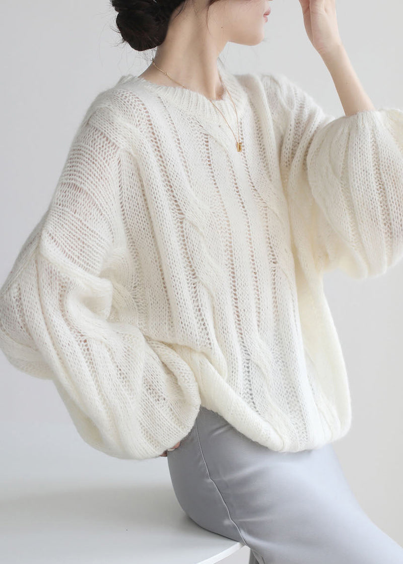 Well Tailored Sweater with a Graceful Silhouette