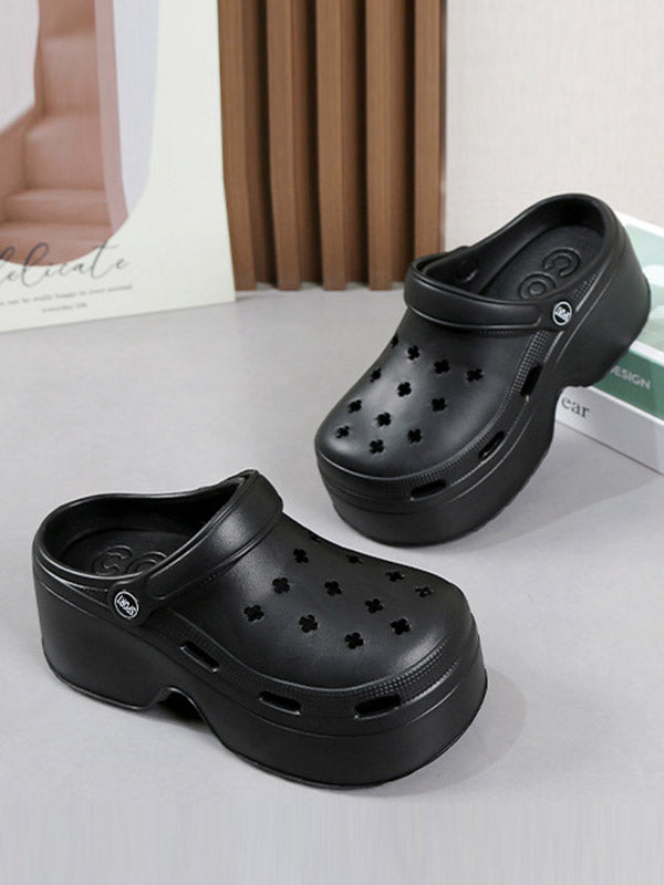 Effortlessly Elegant Sandals with a Timeless Design