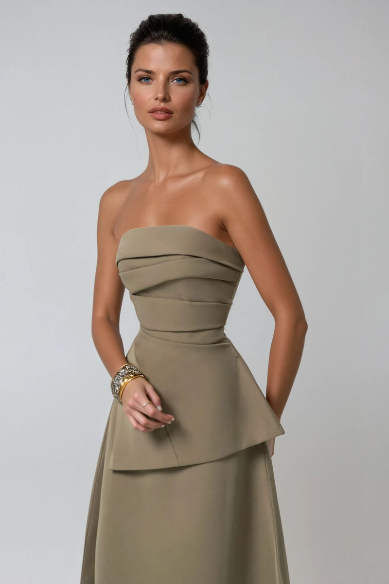 Effortlessly Elegant Garment with a Timeless Design