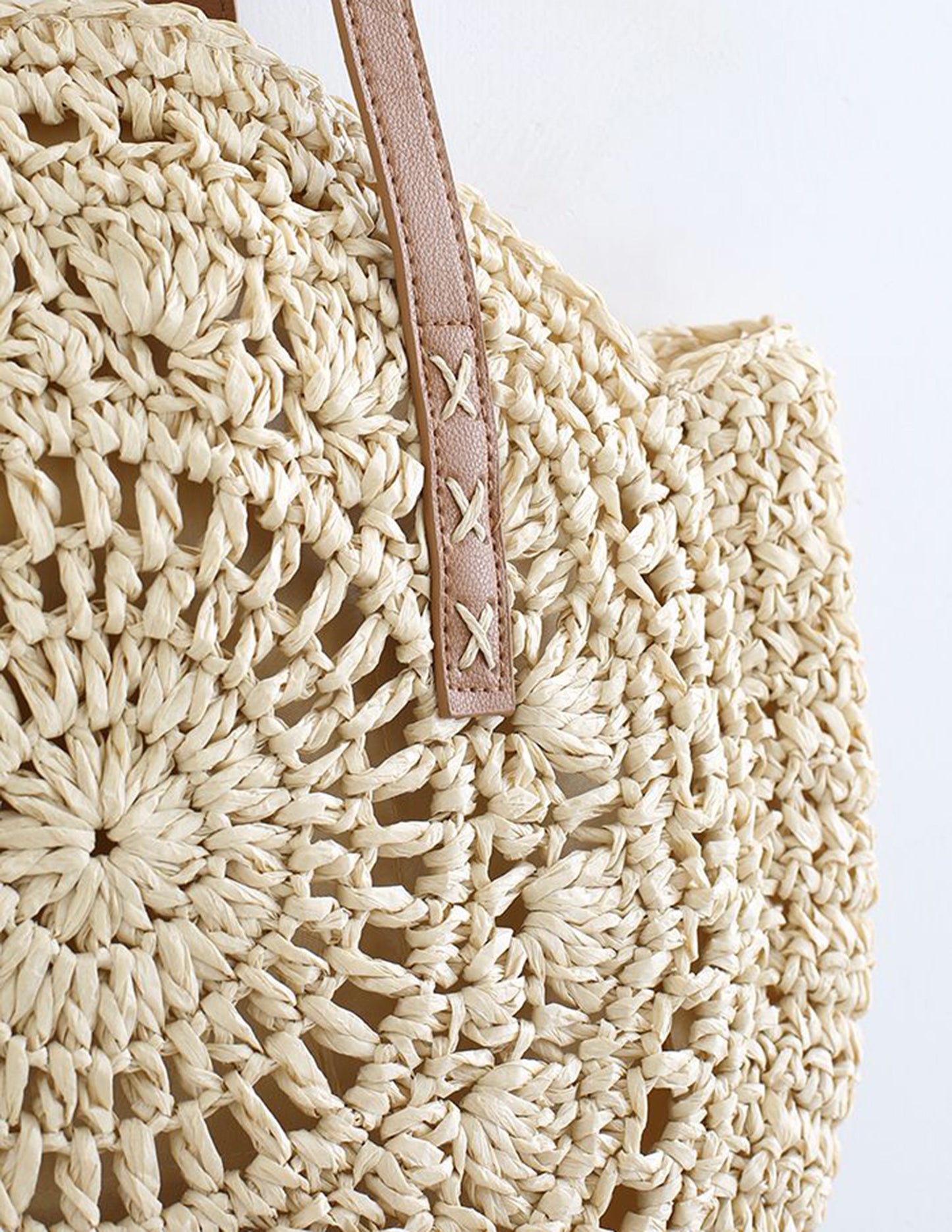 Gracefully Styled Bag for Any Occasion