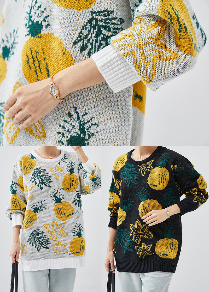 Effortlessly Elegant Sweater with a Timeless Design