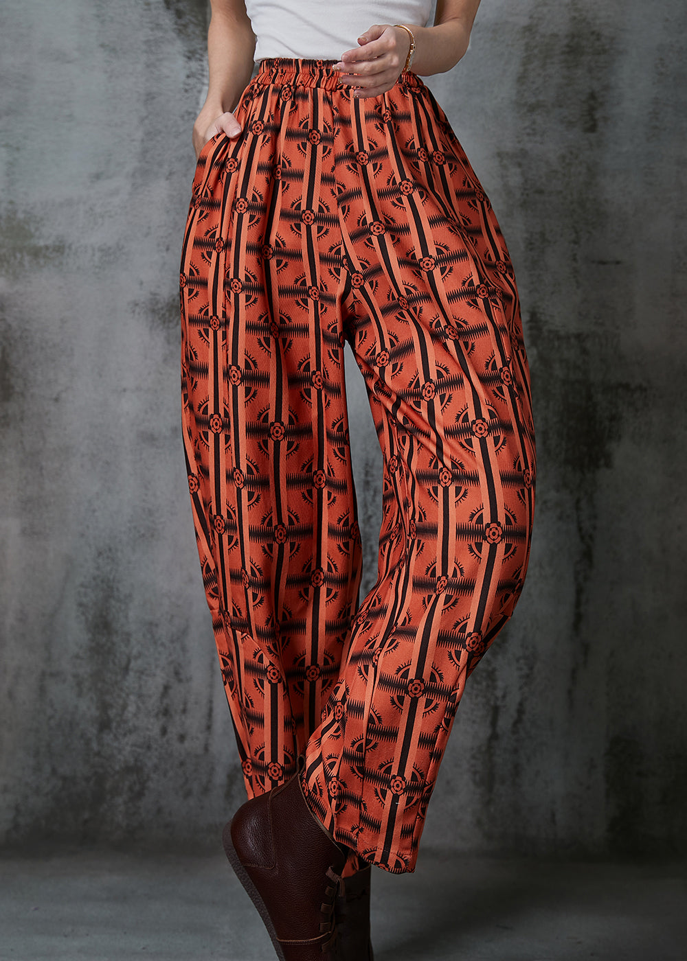 Well Tailored Pants with a Graceful Silhouette