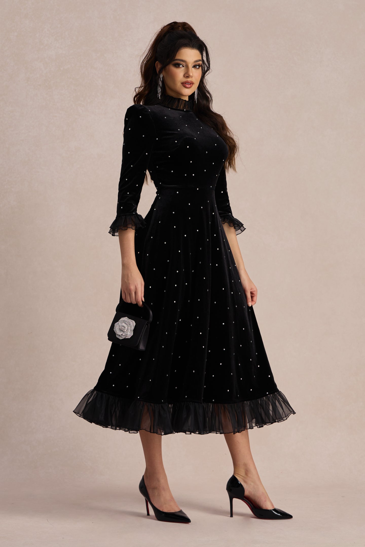 Effortlessly Elegant Dress with a Timeless Design