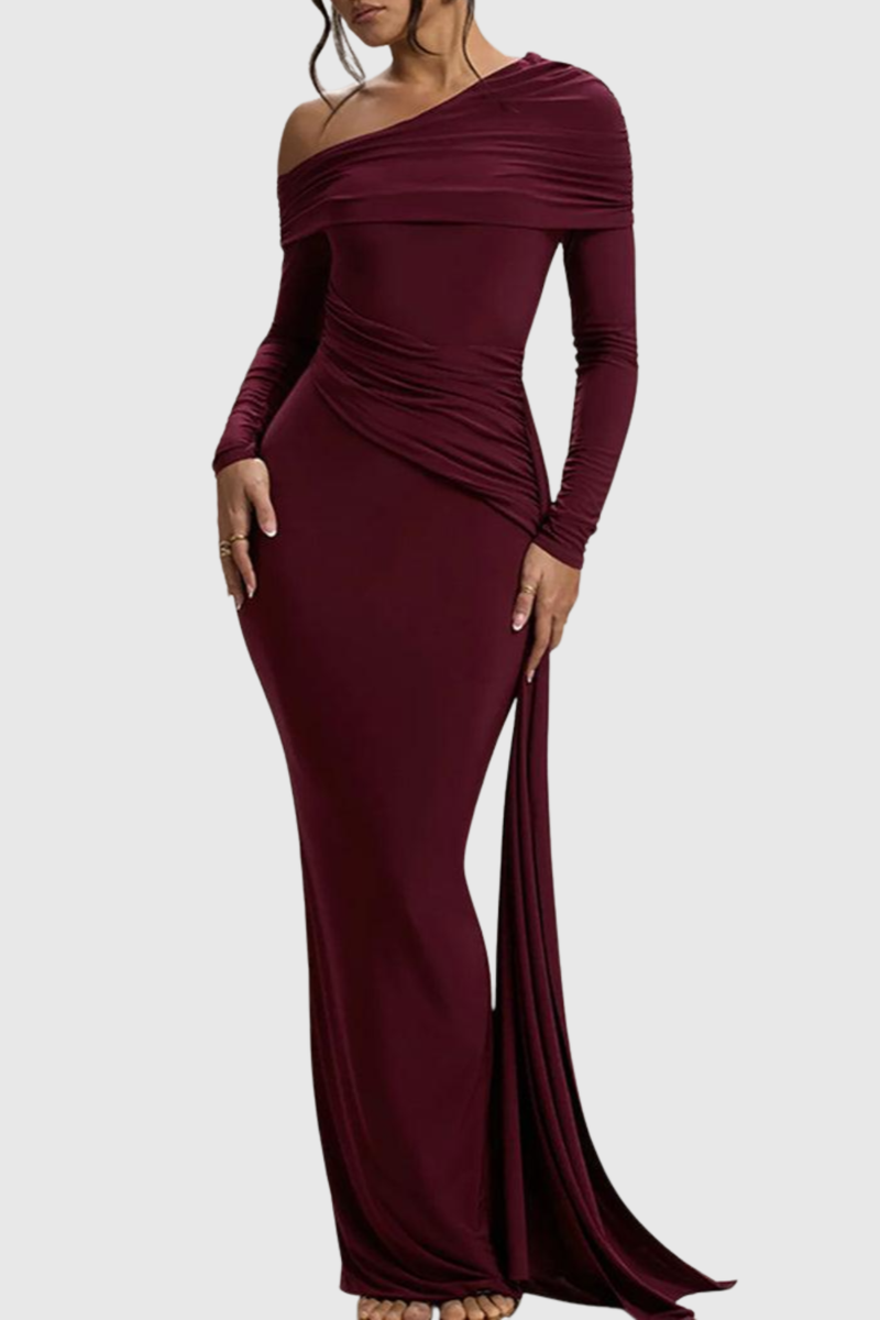 Beautifully Finished Dress in a Timeless Design