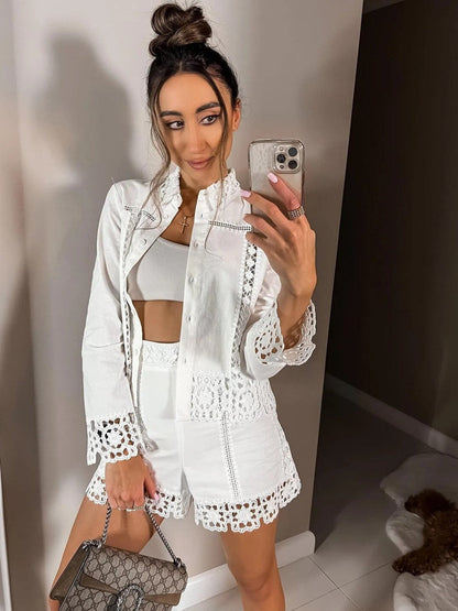 Classic Vintage Shirt with a Flattering Fit