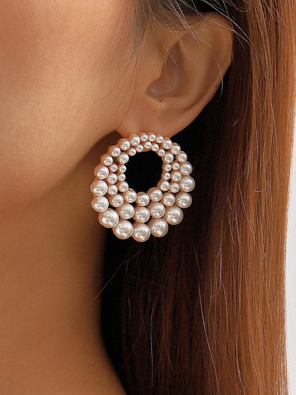 Well Tailored Garment with a Graceful Silhouette