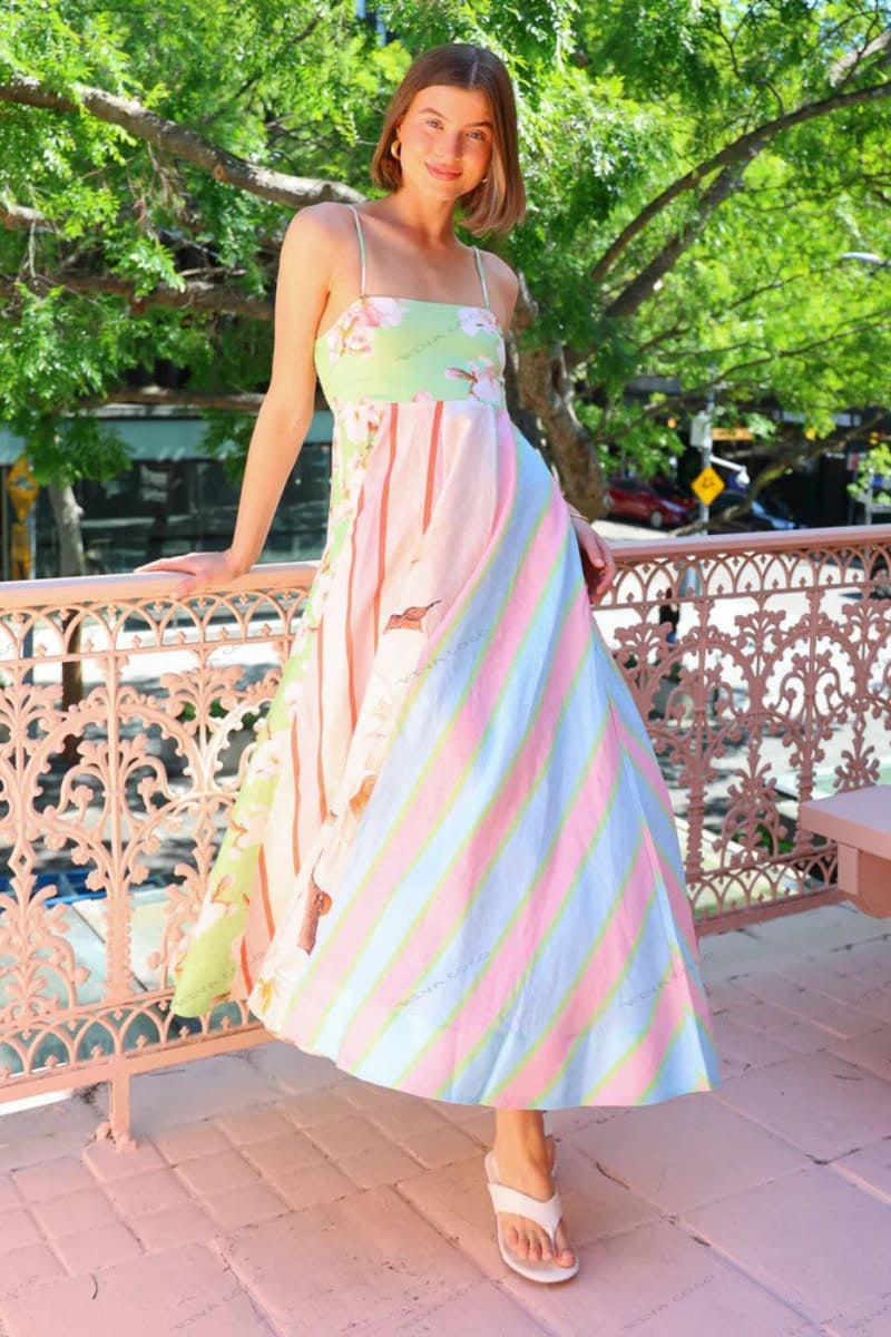 Gracefully Styled Dress for Any Occasion