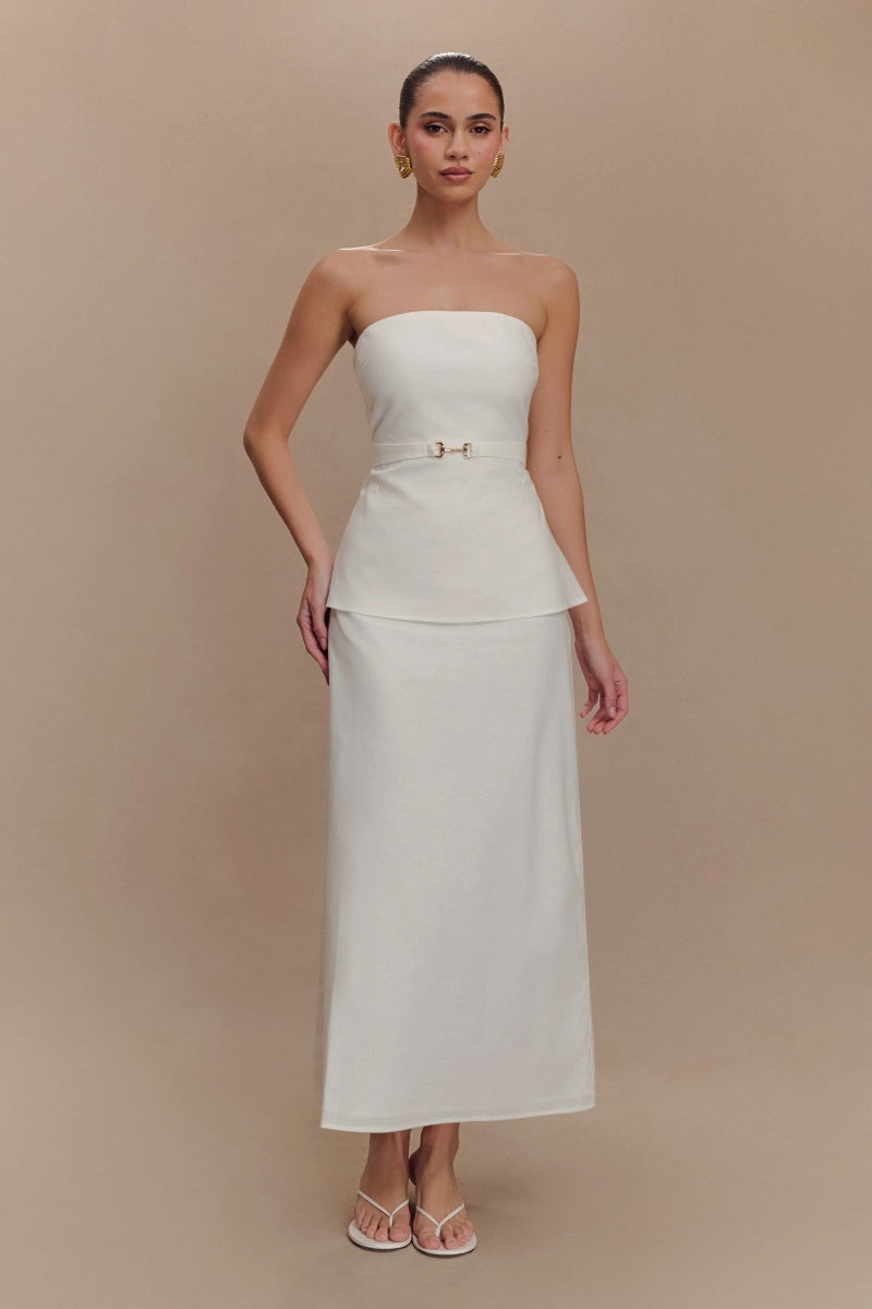 Sophisticated Garment with a Clean Classic Look