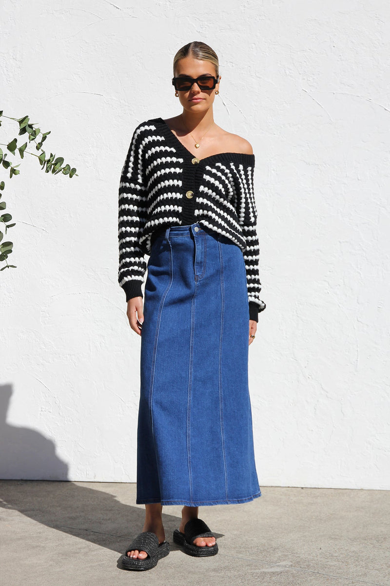 Gracefully Styled Garment for Any Occasion