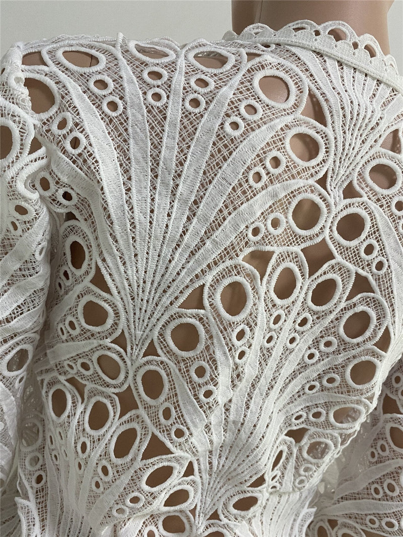 Effortlessly Elegant Blouse with a Timeless Design