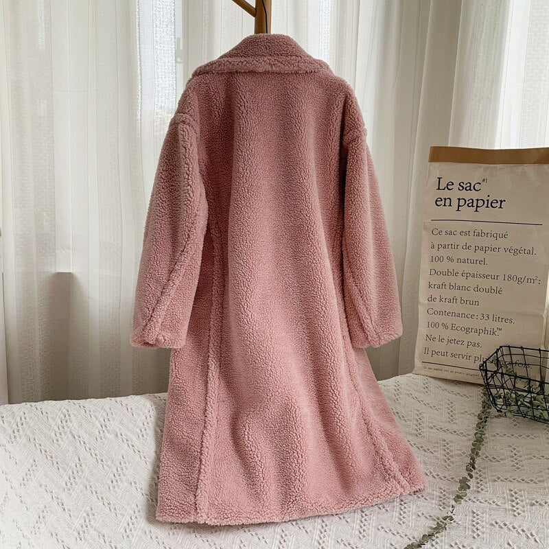 Gracefully Styled Coat for Any Occasion