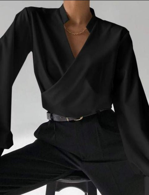 Effortlessly Elegant Shirt with a Timeless Design