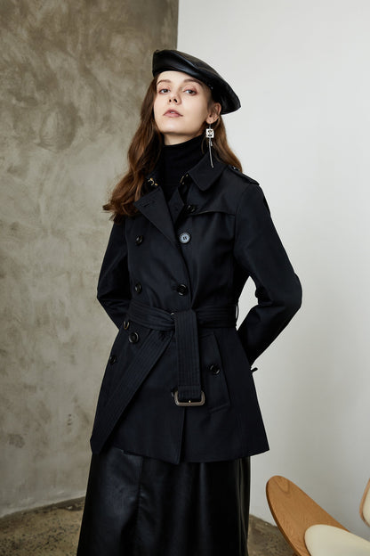 Well Tailored Coat with a Graceful Silhouette