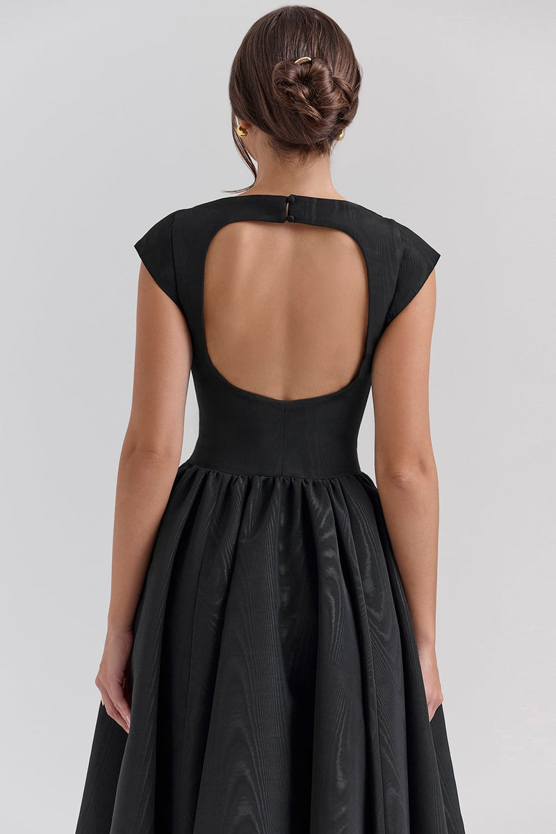 Sophisticated Dress with a Clean Classic Look
