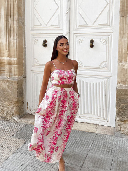 Beautifully Finished Top in a Timeless Design