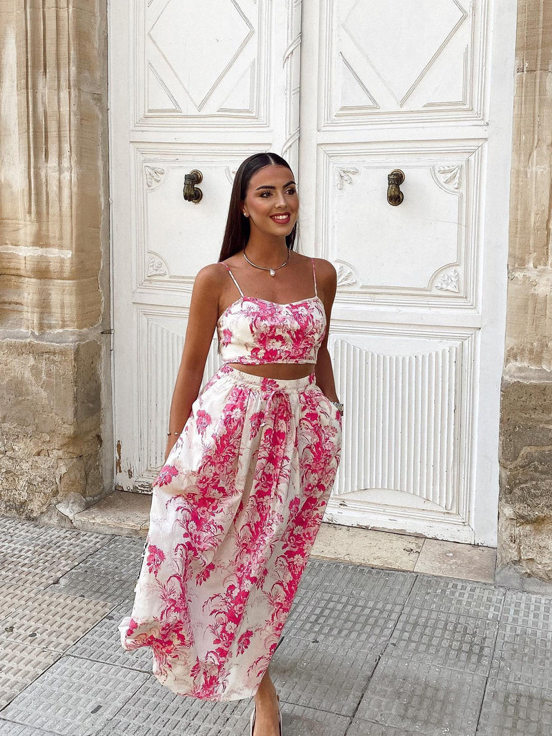 Beautifully Finished Top in a Timeless Design