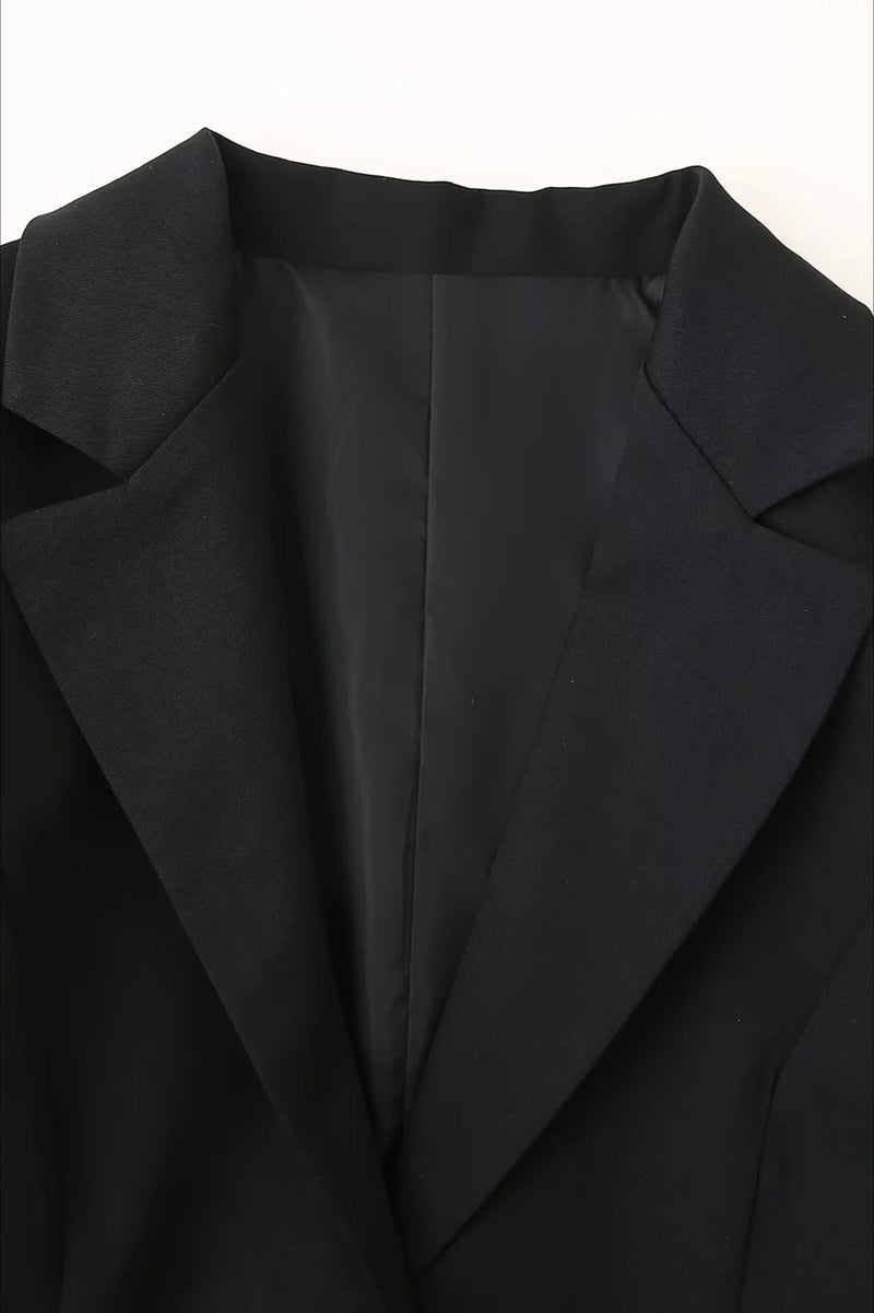 Beautifully Finished Garment in a Timeless Design