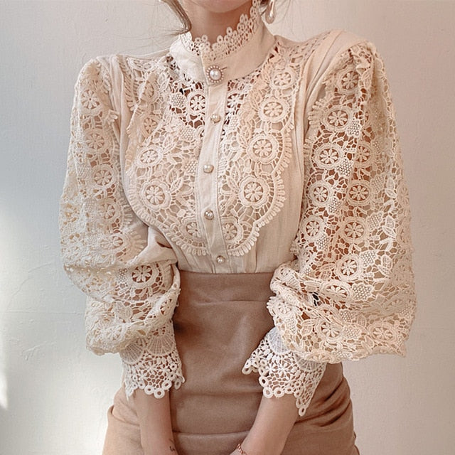 Effortlessly Elegant Blouse with a Timeless Design