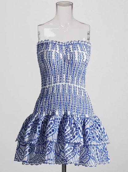Effortlessly Elegant Dress with a Timeless Design