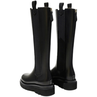 Beautifully Finished Boots in a Timeless Design