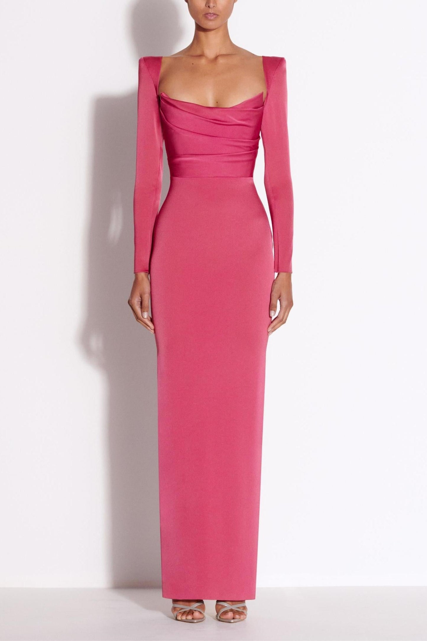 Well Tailored Dress with a Graceful Silhouette