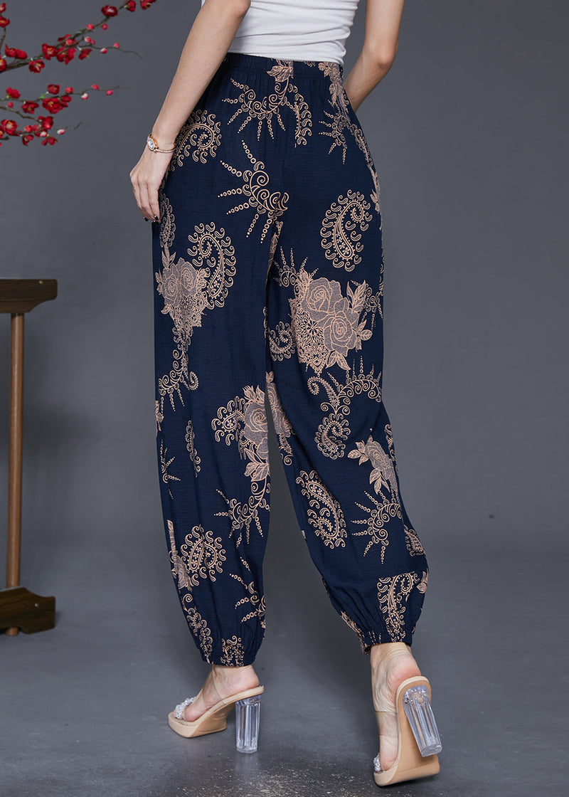 Well Tailored Pants with a Graceful Silhouette