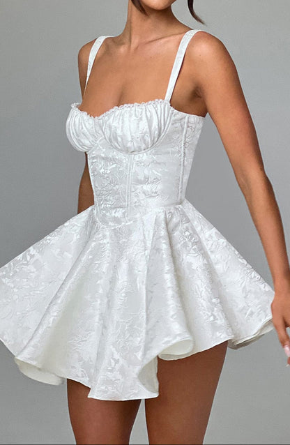 Sophisticated Garment with a Clean Classic Look