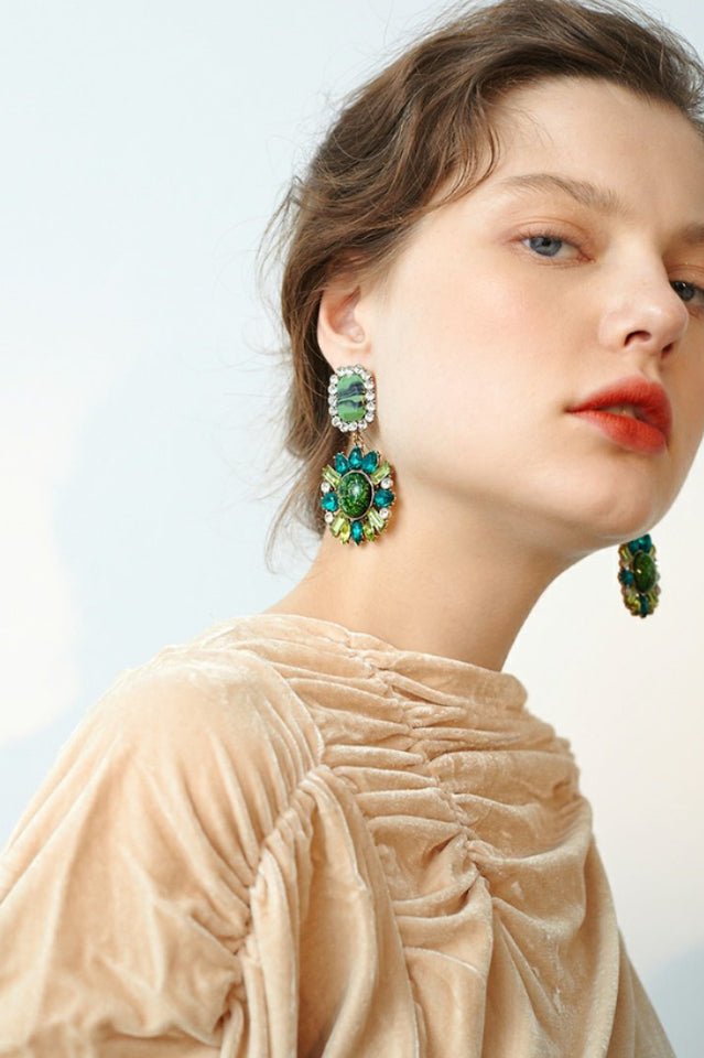 Effortlessly Elegant Garment with a Timeless Design