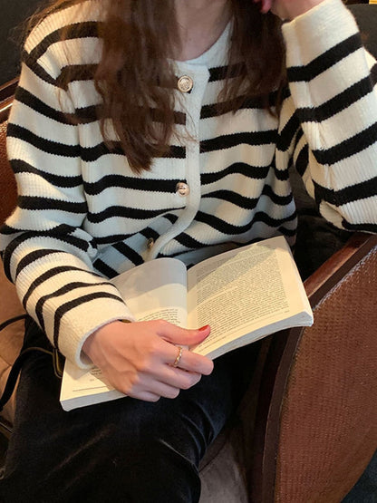 Classic Vintage Cardigan with a Flattering Fit