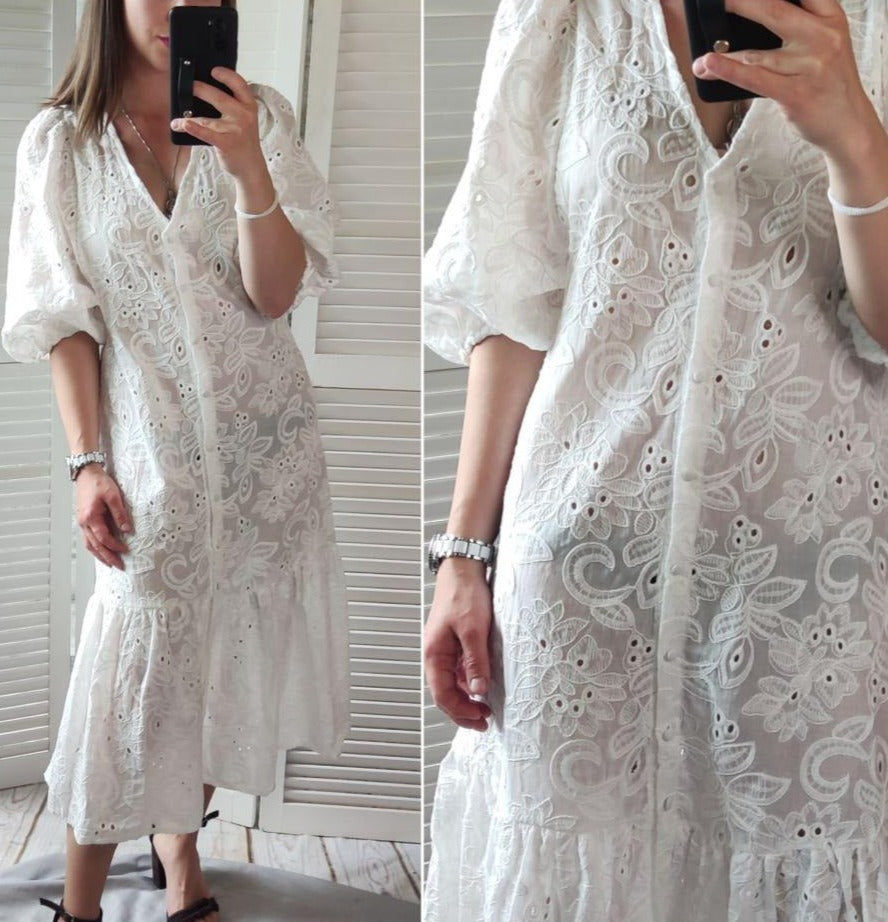 Beautifully Finished Dress in a Timeless Design